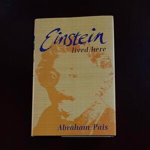 Einstein Lived Here - Pais, Abraham
